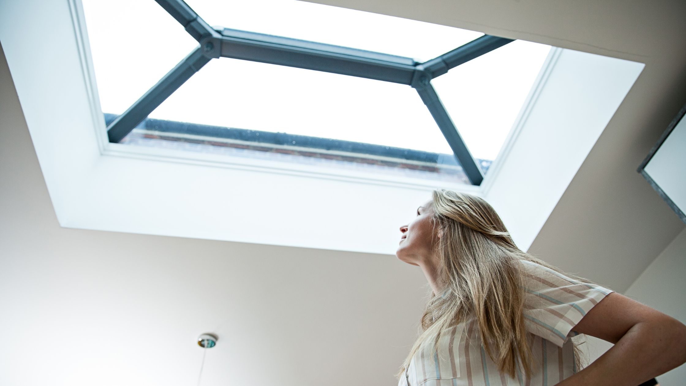 Decoración para Aprovechar la Luz Natural y Reducir Costos: Tips para un Hogar Eficiente y Agradable