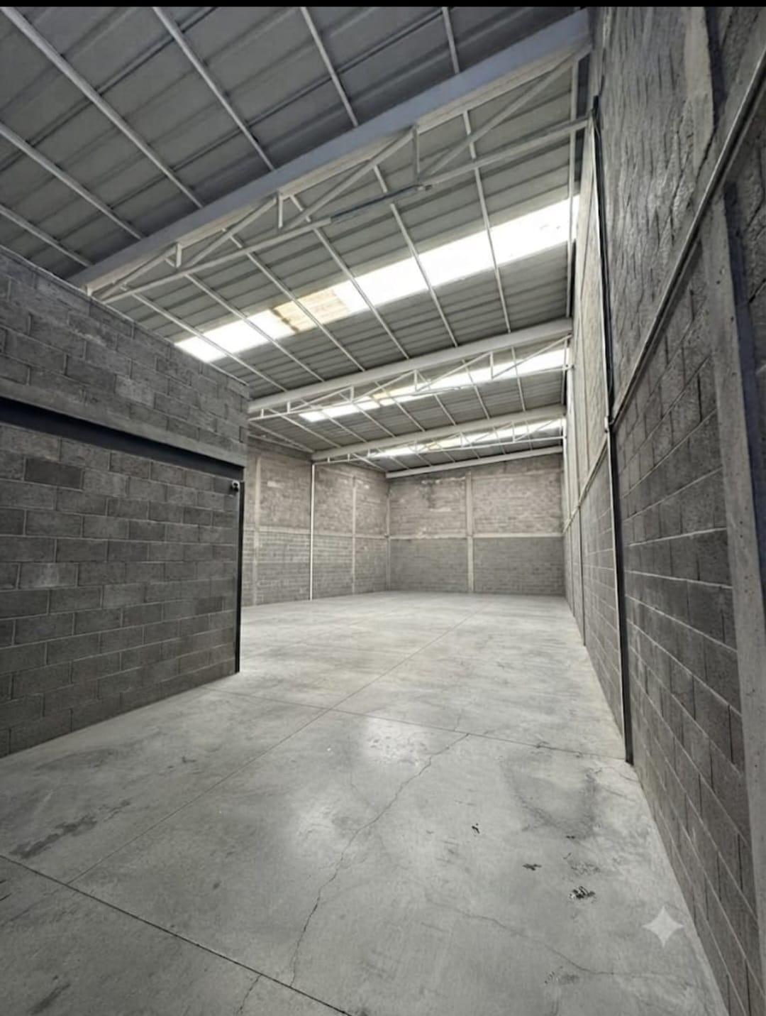 Bodega en zona norte de 340 m2